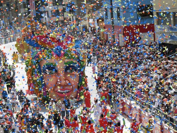 Colorful carnival floats, Santiago de Cuba (Photo Credits: Etienne Le Cocq)