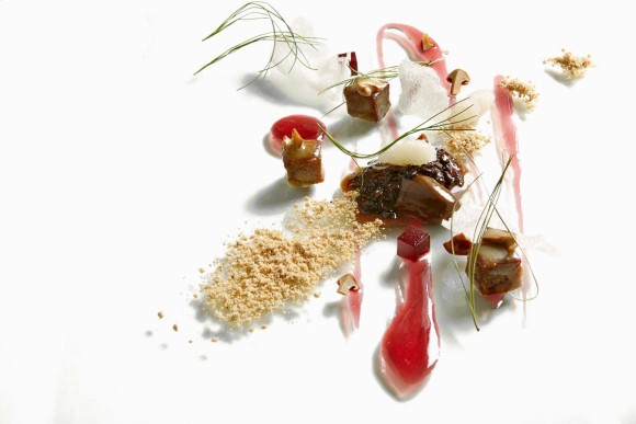 Veal Cheek, Lapson Souchong, Pine, and Blackberry (Image: Alinea)