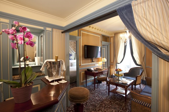 Suite Living Area at InterContinental Bordeaux – Le Grand Hotel (Image: IHG)