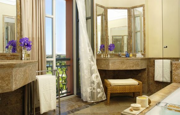 Deluxe Room Bathroom - Image Villa Padierna Hotel Palace