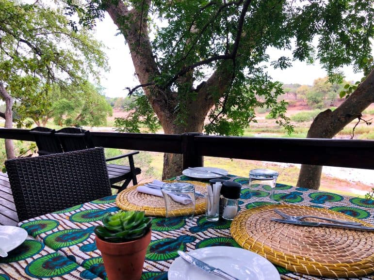 Pondoro Safari Game Lodge Dining Area