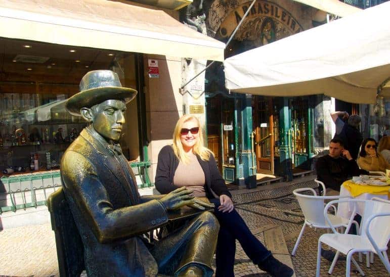 Statue of Fernando Pessoa outside Cafe a Brasileira