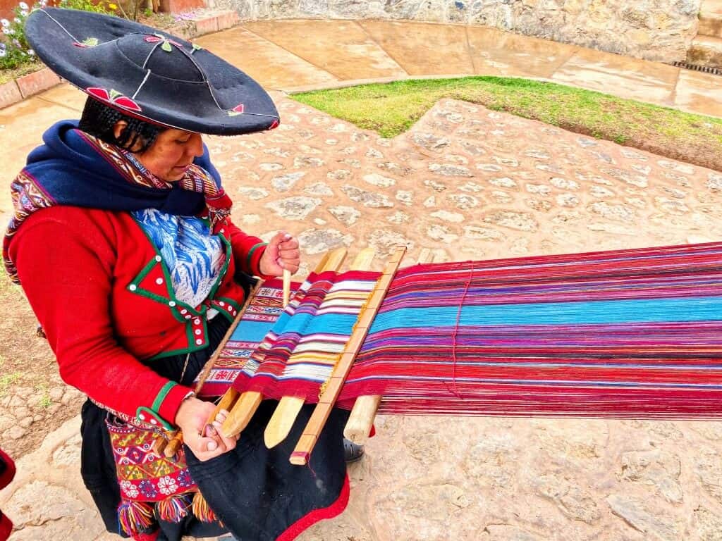 Traditional Peruvian traditions of weaving a blanket