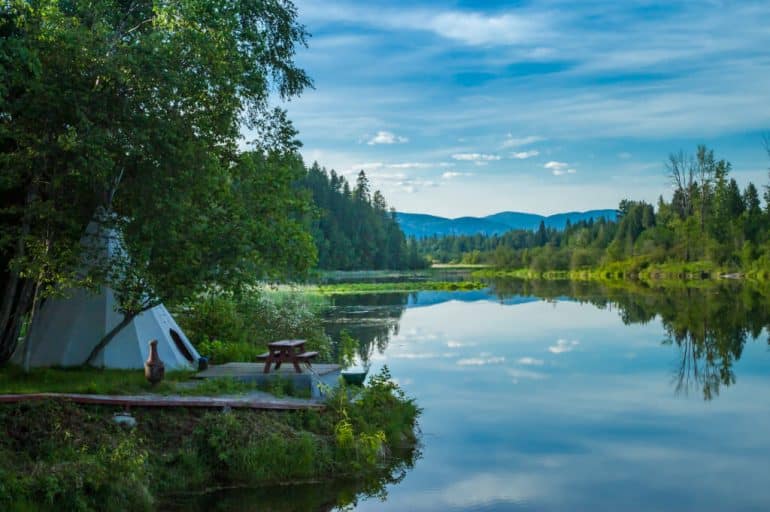 10 Things You Need for a Luxurious Camping Trip