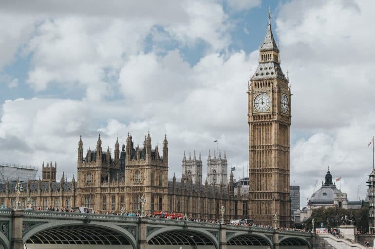 London Calling: Navigating the City with Your Phone for a Seamless Trip