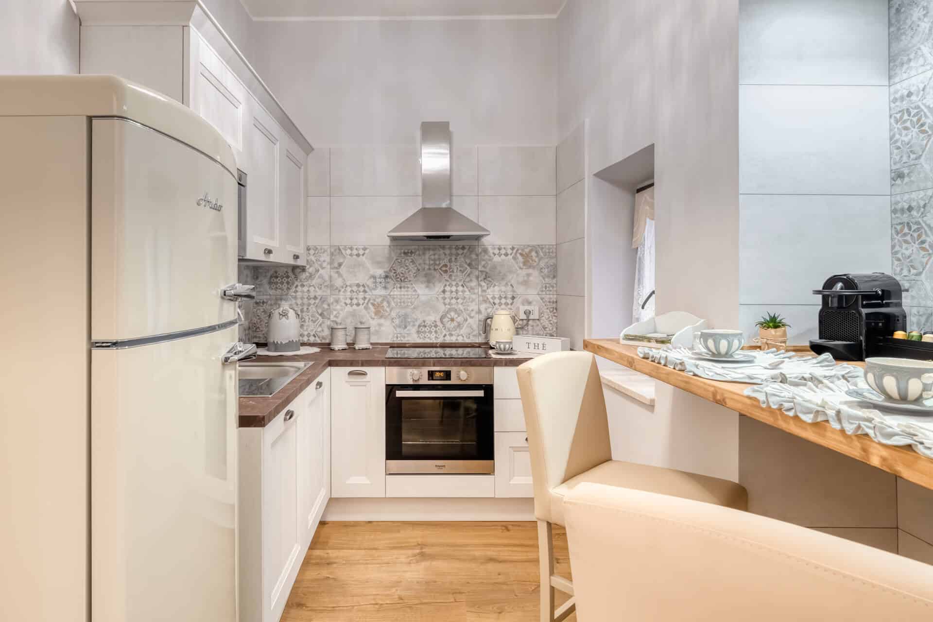 Luxury Stars in Rome: A Grand Vacation Apartment Near the Colosseum