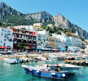 A Luxurious Day in Capri Island: What To Do & What To See