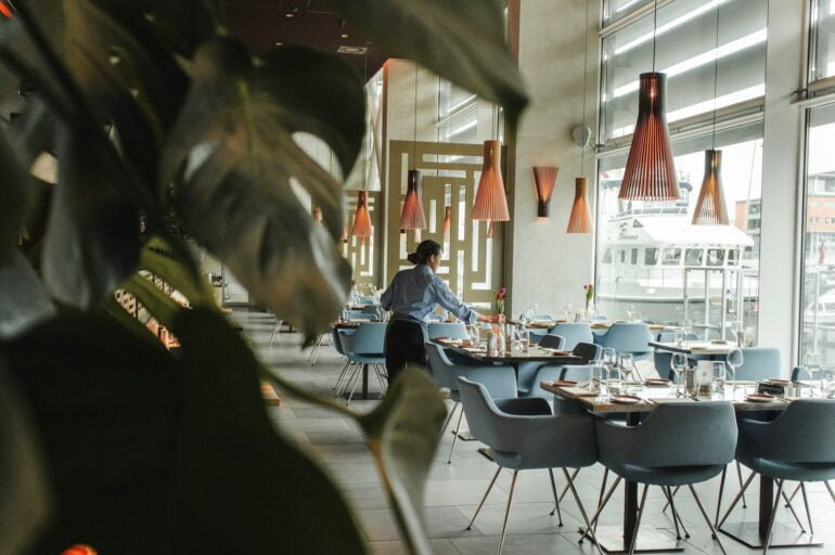 Designing Hotel Restaurants: Key Considerations for Restaurant Furniture & Layout