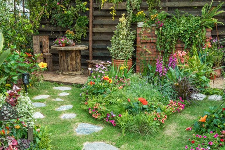 Spring Awakening: Refresh Your Home and Garden for the New Season