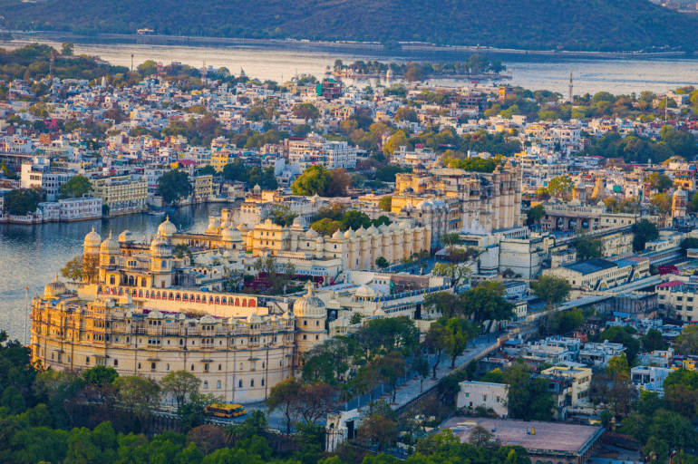 Explore Royal Rajasthan with a Luxury Tour Operator in India