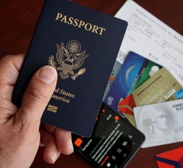 A Smart Traveller’s Guide to Managing Money Abroad