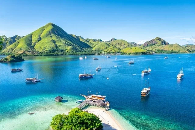 Dragons, Volcanoes, and Pink Sands: The Ultimate Southern Indonesian Yacht Charter Experience
