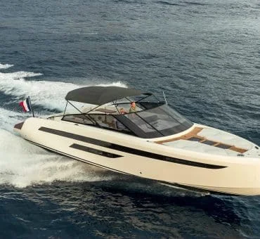 Motor Yacht Market Trends: What Buyers Need to Know in 2026